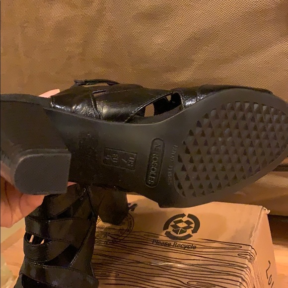 Sandal - Picture 5 of 5